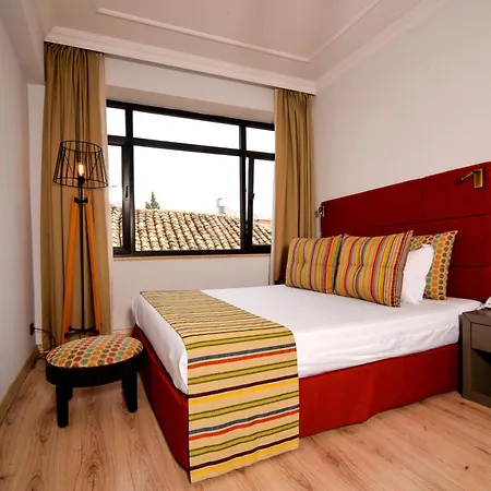 Apartment Superb Flat With Balcony Near Hadrian's Gate