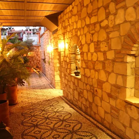 Superb Flat With Balcony Near Hadrian's Gate * Antalya