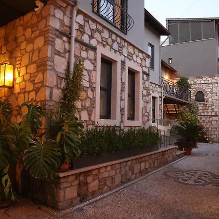 Superb Flat With Balcony Near Hadrian's Gate *