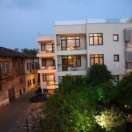 Superb Flat With Balcony Near Hadrian's Gate Antalya